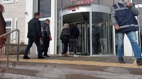 Bursa'da Yakalanan 5 Hirsiz Adliyeye Sevk Edildi Haberi