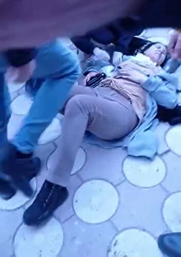 Sokak ortasında eski koca dehşeti: Defalarca bıçakladı! Savunması pes dedirtti