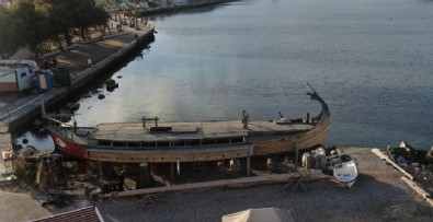 Denizcilik tarihi İzmir'de hayat buldu! Tarihte bilinen ilk tekneler birebir yapıldı