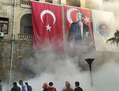 Mersin Büyükşehir Belediyesi'nde yangın!