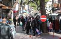 Alaşehir'de Tehlikeli Kalabalık Haberi