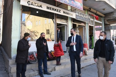 Çatak Kaymakamı Akbulut Esnaf Ve Vatandaşlarla Bir Araya Geldi