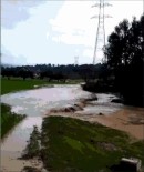Soma'da Şiddetli Yağış Nedeniyle Evleri Su Bastı Haberi