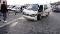 Pendik'te Minibüs İle Otomobil Çarpıştı Açıklaması 2 Yaralı Haberi