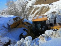 Sason'da Kardan Kapanan Yollar Ulaşıma Açıldı Haberi