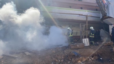 Fethiye Tersanesinde Yükselen Duman, Ekipleri Alarma Geçirdi