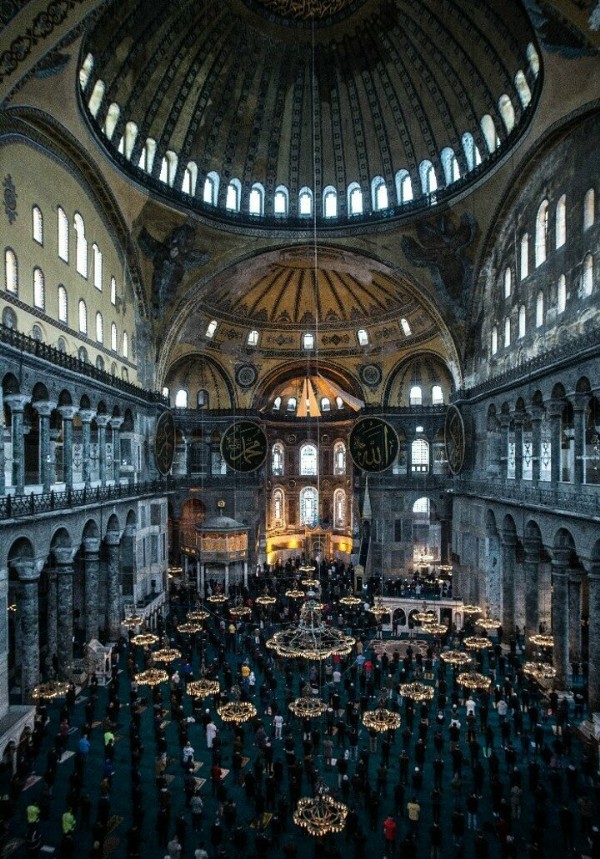 Ayasofya yeni çehresiyle hayran bıraktı