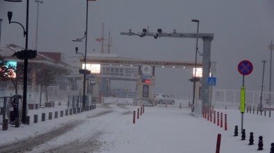 Çanakkale Boğazı 23 Saat Sonra Gemi Trafiğine Açıldı