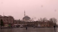 Eminönü Meydanı'nda Kartpostallık Görüntüler Oluştu