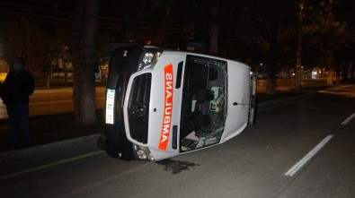 Isparta'da Otomobil İle Ambulans Çarpıştı Açıklaması 2 Yaralı