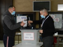 Kosova'da Halk Erken Genel Seçim İçin Sandık Başında
