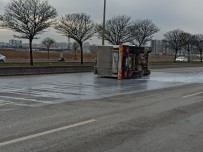 Başkent'te Süt Kamyonu Devrildi Açıklaması 1 Yaralı