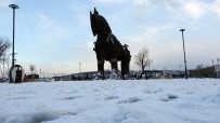 Çanakkale'de Kar Kalınlığı 17 Santimetreye Ulaştı