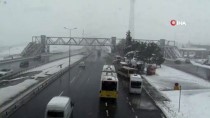 İstanbul'da Kar Yağışı Etkili Oluyor Haberi