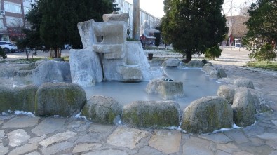 Kırklareli'nde Kar Yerini Soğuk Havaya Bıraktı