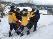 İstanbul'da Kardan Kapanan Köy Yollarını Andıran Olay Haberi