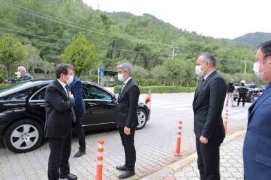 Vali Tavlı Başkan Oktay İle Görüştü