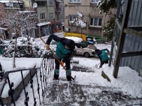 Beyoğlu'nda Karla Mücadele Aralıksız Devam Ediyor