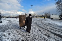 Fotoğraflarla İstanbul'da Kar Esareti Haberi