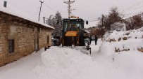 Büyükşehir Belediyesi'nin Kar Nöbeti Devam Ediyor