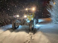Karla Kaplı Yenişehir'deki Köy Yolları Ulaşıma Açıldı Haberi