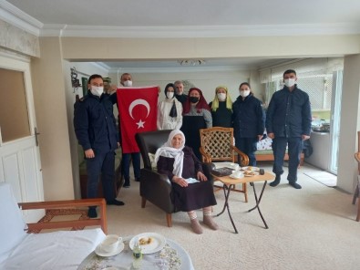 92 Yaşındaki Mahide Nineden Mehmetçik'e İlmek İlmek Destek