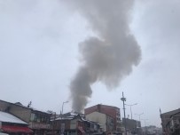 Ağrı'da Çatı Katında Yangın Paniği