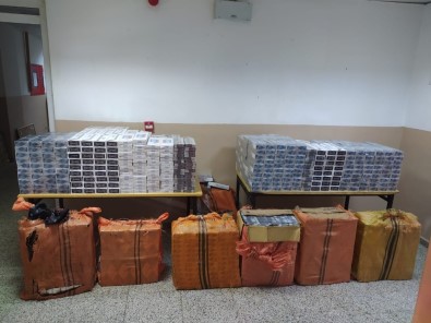 Başkale'de 12 Bin Paket Kaçak Sigara Ele Geçirildi