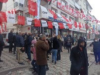 CHP'nin Etkinliğinde Sosyal Mesafe Unutuldu