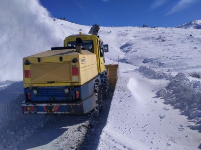 Kayseri'de Kar Nedeniyle Kapanan Yollar Açıldı