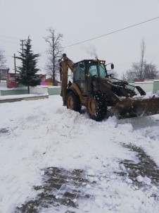 Okul Yolları Kardan Temizlendi