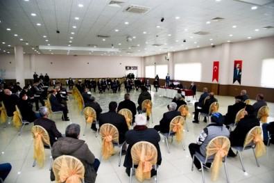 Vali Aksoy, Kuyucak'ta Muhtarlarla Buluştu