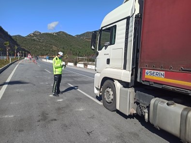 Antalya Karayollarında Trafik Havadan Denetlendi