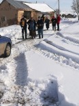 Kar Nedeniyle Ambulans Yolda Kaldı, Hastaya 2 Saat Sonra Ulaşıldı Haberi