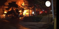 Boğaziçi Üniversitesi Rumeli Hisarı Kampüsünde Bulunan Kafe Alev Alev Yandı