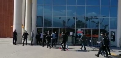 İskenderun'da Aranan 8 Şahıs Yakalandı