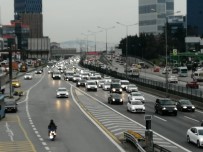 İstanbul'da Kısıtlama Öncesi Trafik Yoğunluğu Oluştu