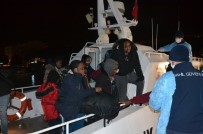 İzmir Açıklarında Yunan Unsurları Tarafından Geri İtilen 36 Göçmen Kurtarıldı Haberi