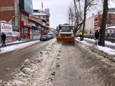 Kastamonu'da Kar Mesaisi Devam Ediyor