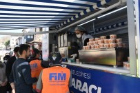 Mobil İkram Aracı Bu Kez Belediye İşçilerinin İçini Isıttı