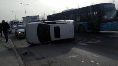 Sultangazi'de Araç Takla Attı, Kaza Nedeniyle Trafik Oluştu