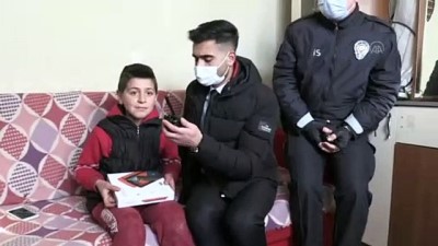 Yozgat'ta 5'İnci Sınıf Öğrencisinin CİMER'den İstediği Tableti Polisler Aldı