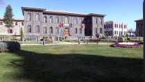 Diyarbakır'ın Tarihi Mekanlarında Sokağa Çıkma Kısıtlamasında Sessizlik Hakim Haberi