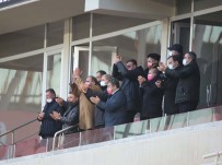 Sivasspor'u Yönetim Ayakta Alkışladı!
