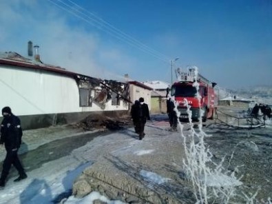 Yozgat'ta Çıkan Yangında Mutfak Tüpü Patladı Açıklaması 2 Ölü
