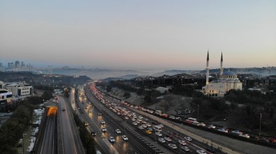 İstanbul'da Kısıtlama Sonrası 15 Temmuz Şehitler Köprüsü'nde Trafik Yoğunluğu Havadan Görüntülendi