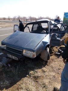 Karaman'da Kamyonetle Otomobil Çarpıştı Açıklaması 1 Ölü, 2 Yaralı