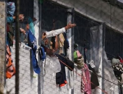 Ekvador'da cezaevlerinde isyan çıktı! 50 ölü...!!!