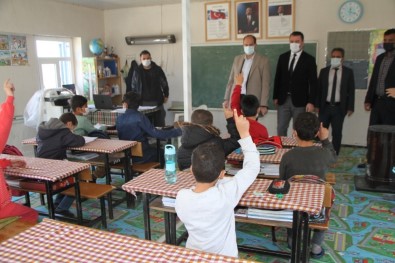 Kaymakam Türkmen, Çöltepe'de Öğrencilerin Heyecanına Ortak Oldu