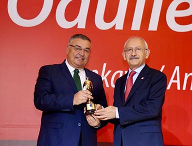 Kılıçdaroğlu ve yönetimine iki satırlık adamlar diye Mehmet Kesimoğlu CHP'ye geri döndü!